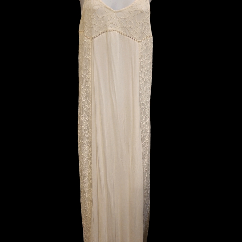 NWT Beautiful maxi dress. Creamy White Lace and spaghetti straps Medium - Picture 7 of 16